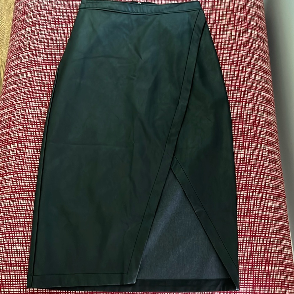 Abercrombie and fitch black pleather pencil skirt size Xs